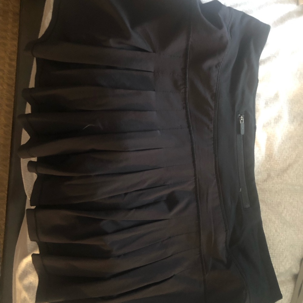 Lululemon tennis skirt 10 regular black